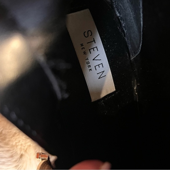 Steven New York Silver Laili Metallic Pointed toe Ankle Boots Sz-7.5 - Picture 8 of 9